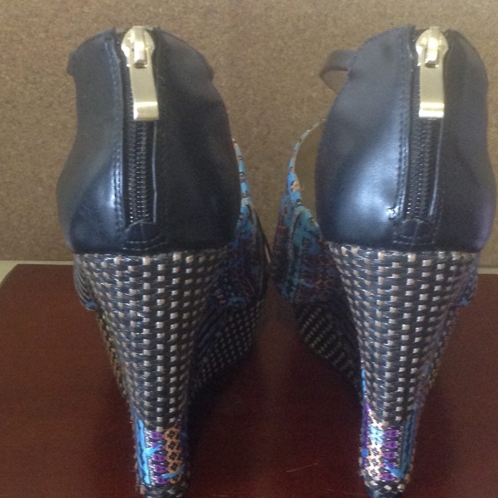 Multi Color Wedges - Picture 2 of 4